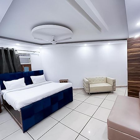 Hotel Js Garden - Near Jaypee Hospital Νόιντα Εξωτερικό φωτογραφία
