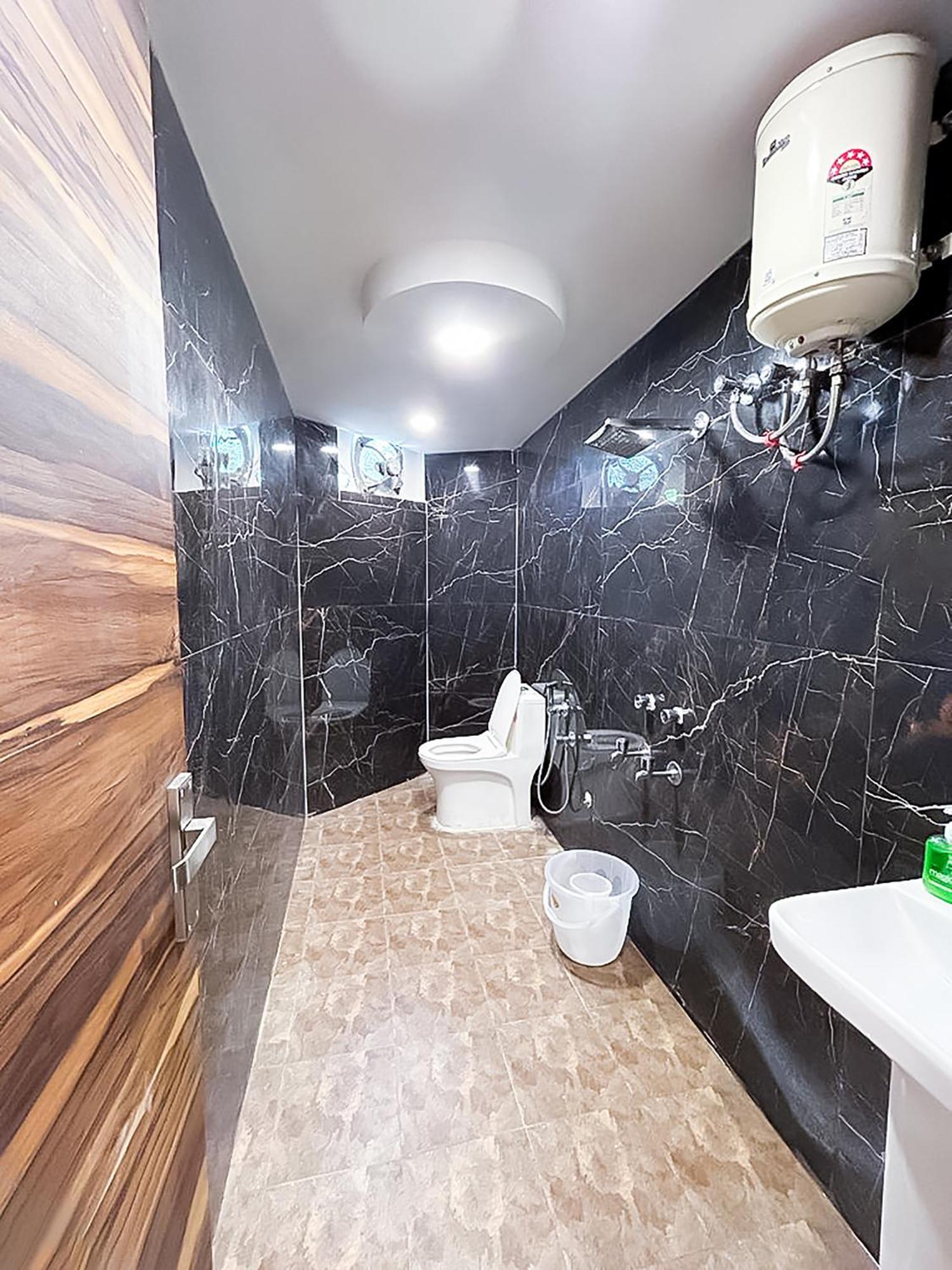 Hotel Js Garden - Near Jaypee Hospital Νόιντα Εξωτερικό φωτογραφία