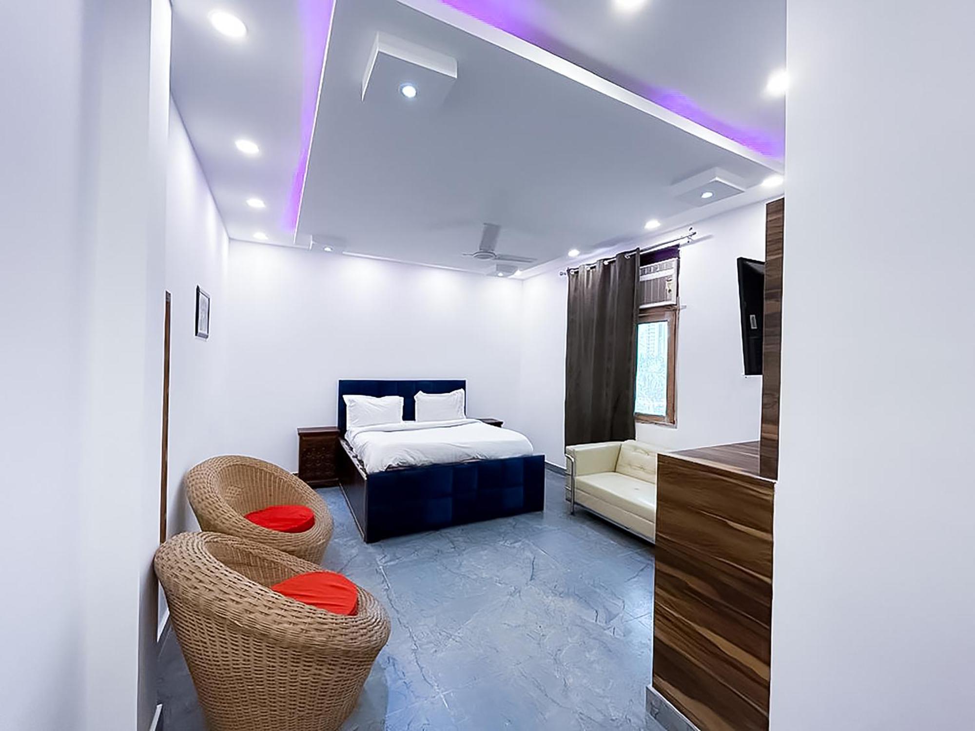 Hotel Js Garden - Near Jaypee Hospital Νόιντα Εξωτερικό φωτογραφία