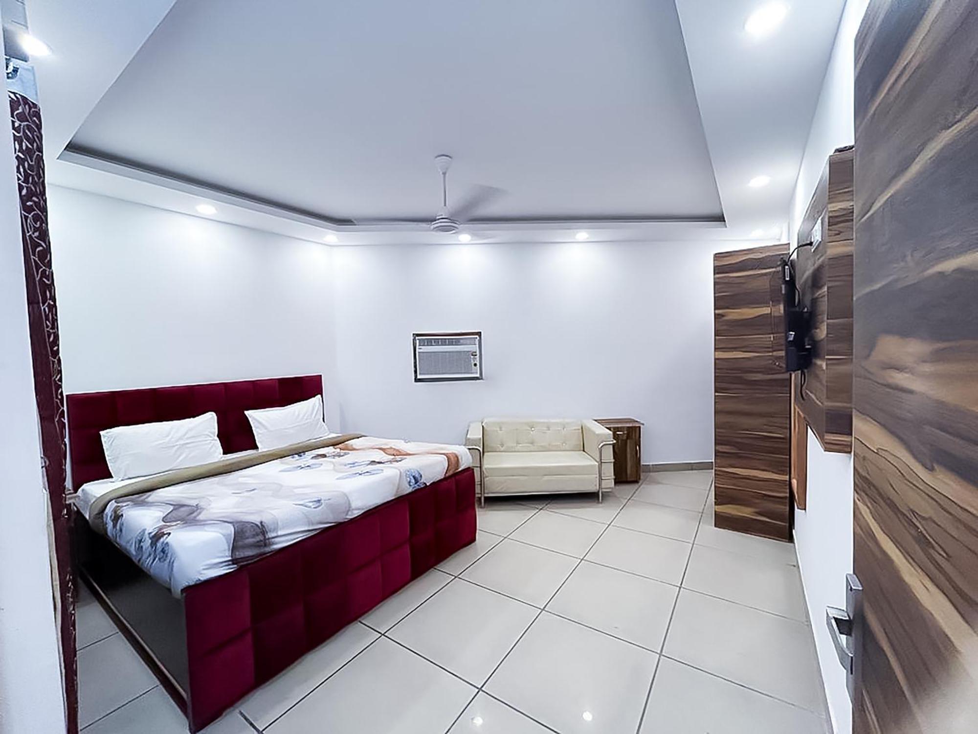 Hotel Js Garden - Near Jaypee Hospital Νόιντα Εξωτερικό φωτογραφία